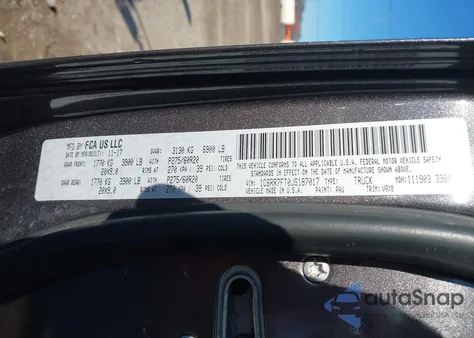 2018 Ram 1500 Express 4X4 6'4 Box z USA, uszkodzony, nr VIN 1C6RR7FT0JS187017